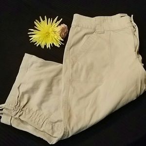 Gloria Vanderbilt Kakhi Capri Pants