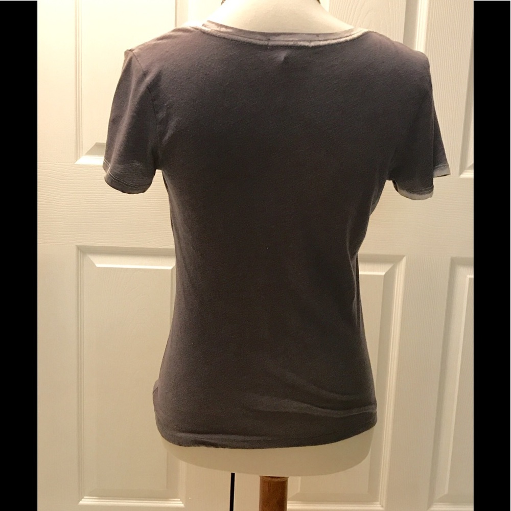 2 Gap Tops - Picture 4 of 7