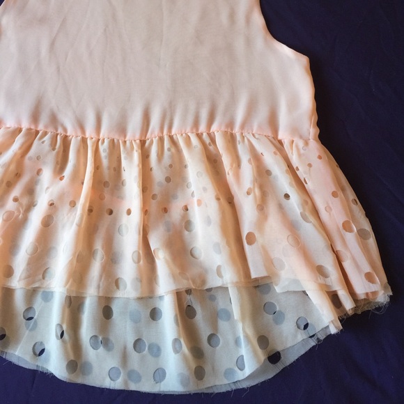 Peach peplum top DETAIL!! - Picture 2 of 3