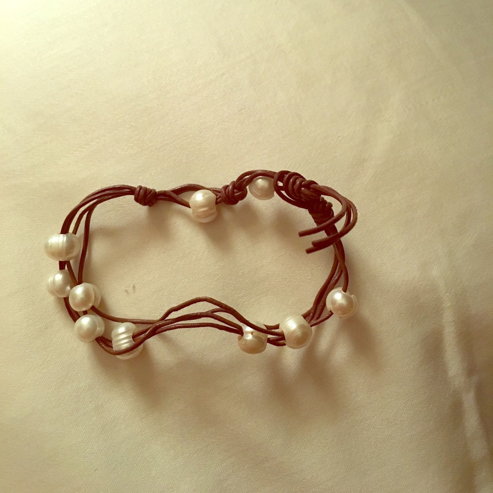 Pearl and leather cord bracelet