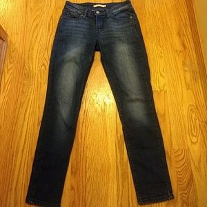 711 Skinny Dark Blue Faded Levis