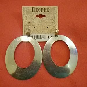 Decree Earrings set