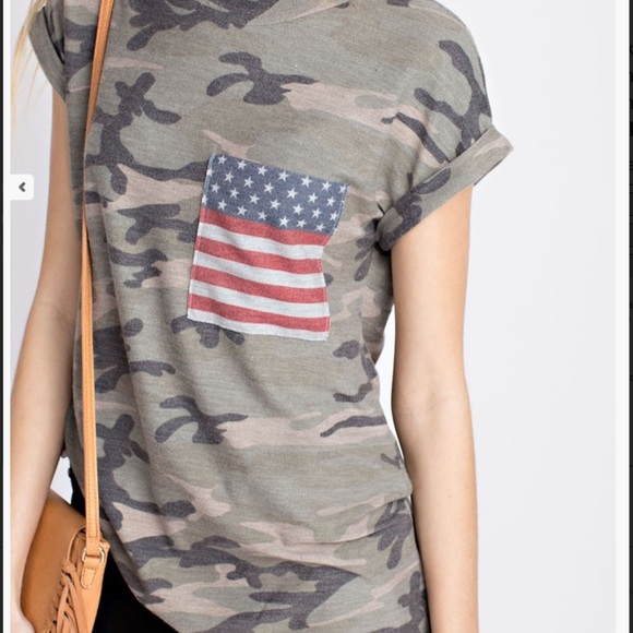 Camo top with American flag pocket - Picture 2 of 2