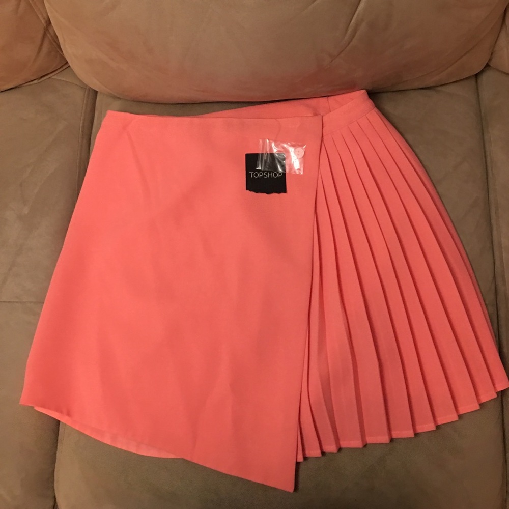 Brand new mini skirt with tags from top shop
