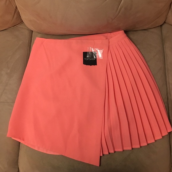 Brand new mini skirt with tags from top shop - Picture 1 of 3
