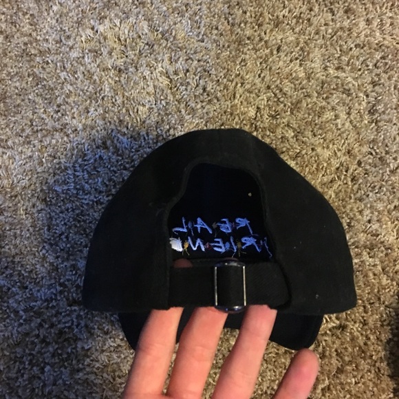 Real friends strapback hat - Picture 3 of 4