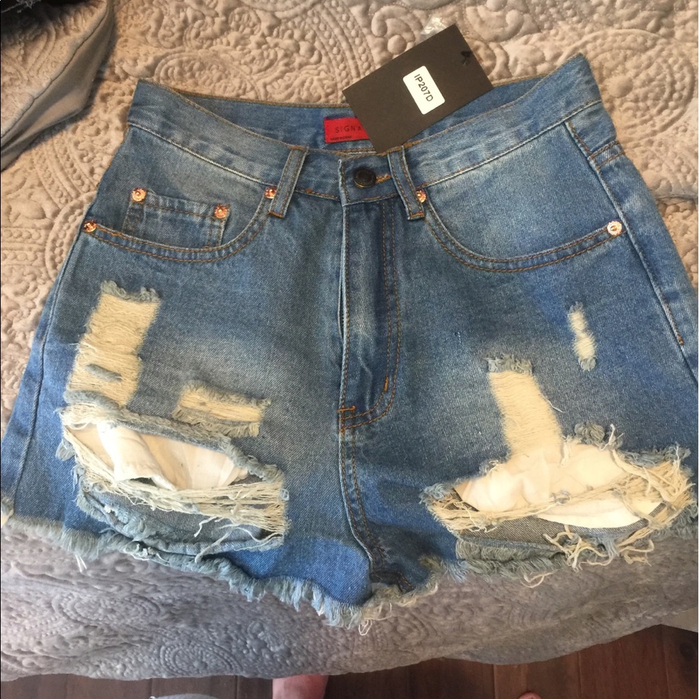 BNWT Distressed high waisted shorts