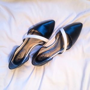 NWOT LifeStride Soft System Black and White Flats