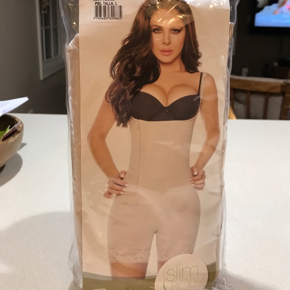 NWOT Columbia body shaper excellent quality