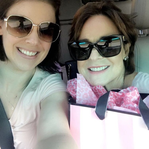 Meet your Posher, Lindsay - Picture 3 of 8