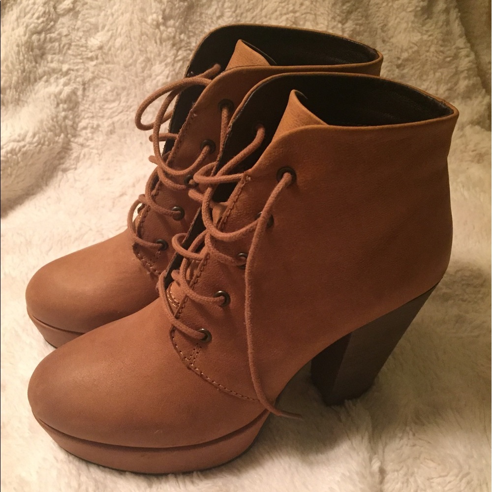 Steve Madden Raspy Bootie