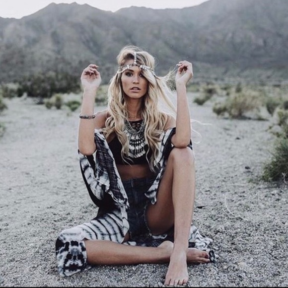 1 DAY SALE🛍HP🎉SCARLET Black Tie Dye Kimono - Picture 7 of 7