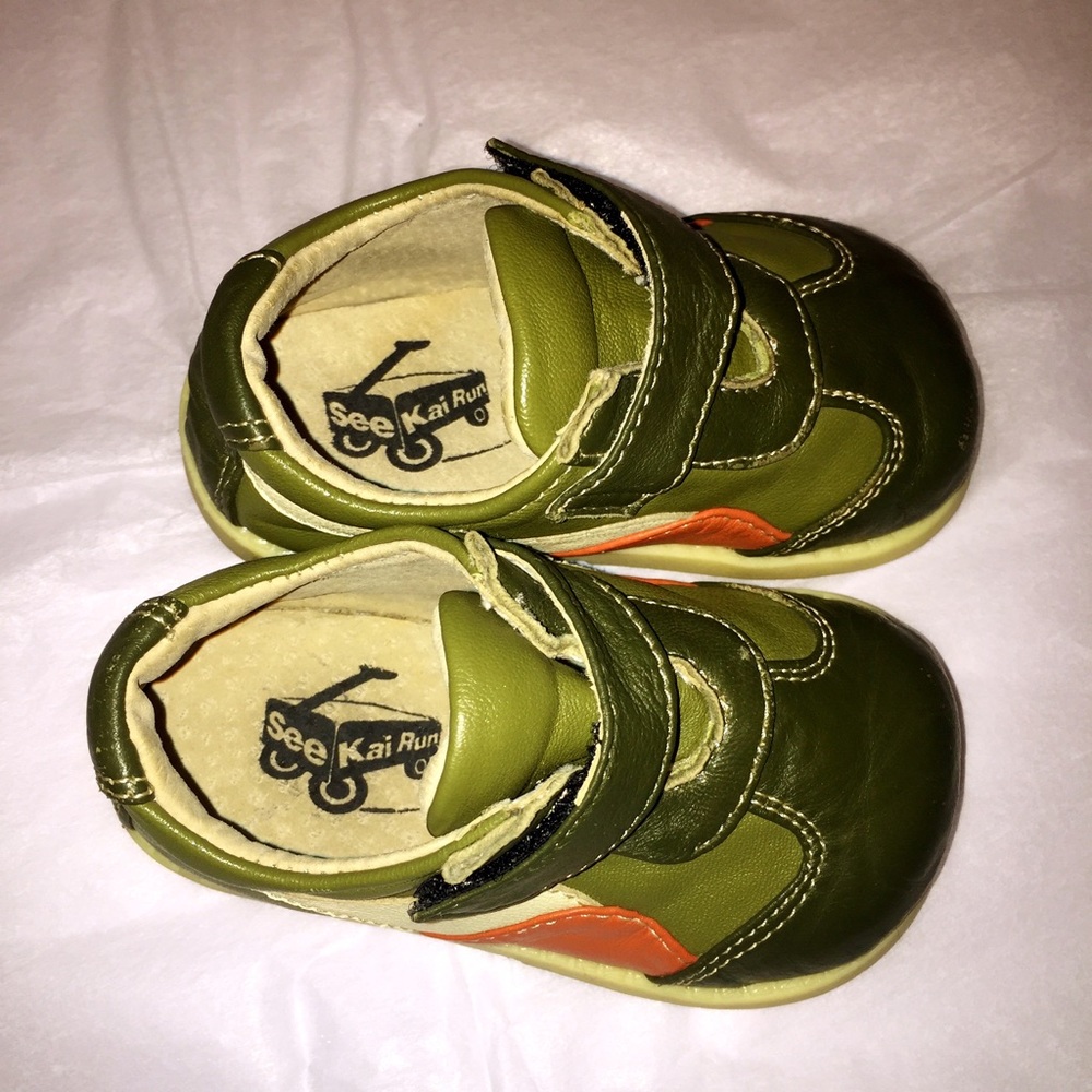 🔥🔥SALE🔥🔥 Adorable Leather See Kai Run shoes