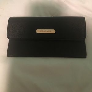 Micheal kors wallet