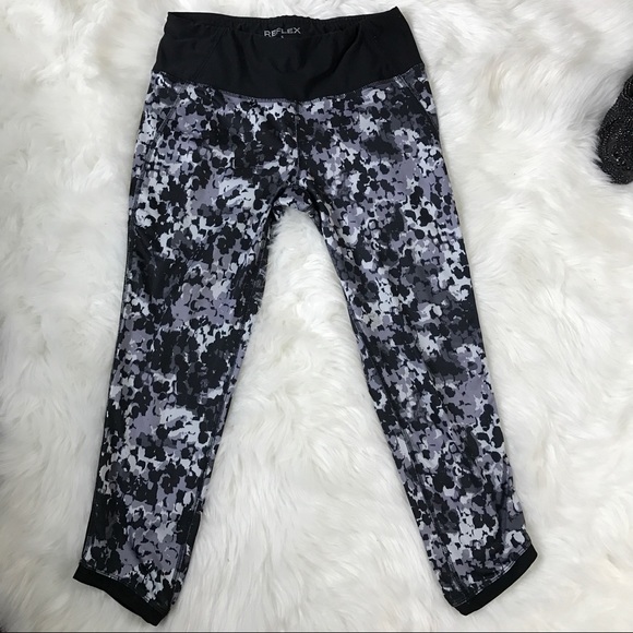 Reflex black white grey spot workout capris - Picture 2 of 4