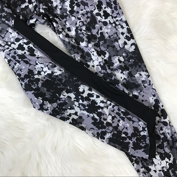 Reflex black white grey spot workout capris - Picture 3 of 4