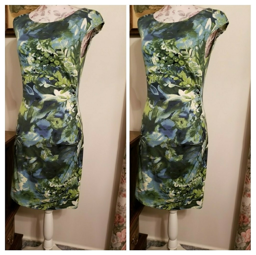 🌴Beautiful fit w/ruched sides