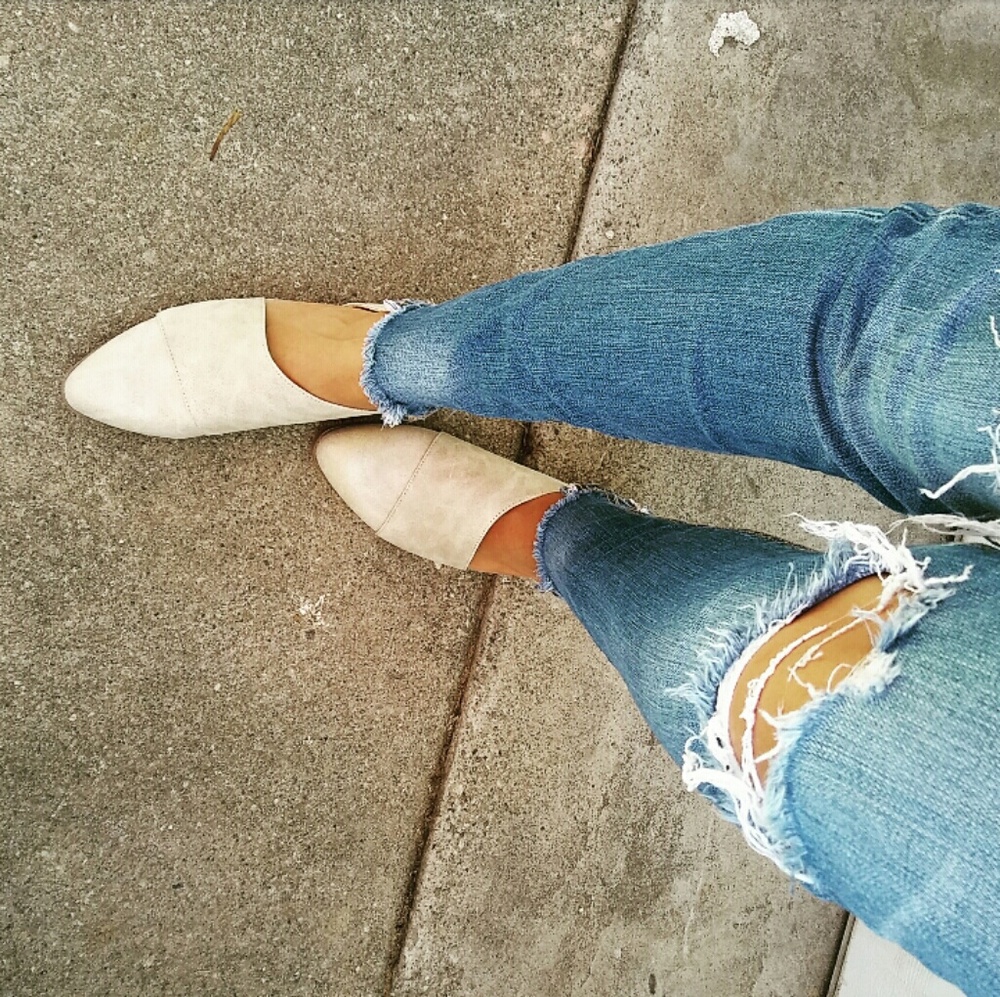 LAST PAIR!!//The Alexa// Stone vegan leather Flats - Picture 3 of 3