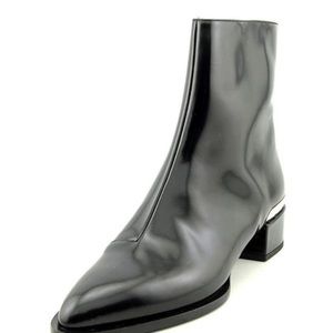 🔥🎉SALE🎉🔥Brand NEW VINCE ankle BOOTS🔥