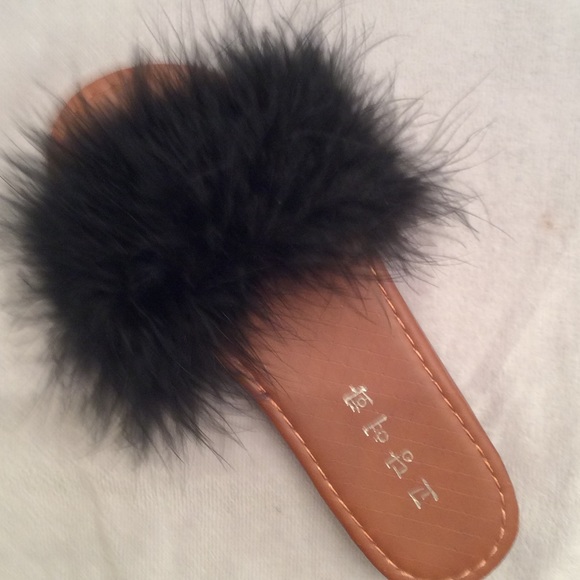Cute Fury Slippers in Black - Picture 2 of 4