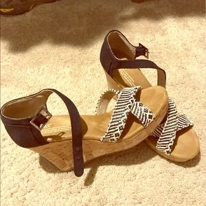 TOMS wedges