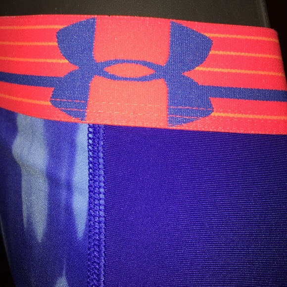 Women's, Under Armour Heat Gear Compression Shorts - Picture 2 of 6