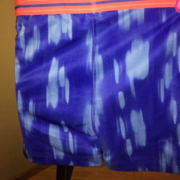 Women's, Under Armour Heat Gear Compression Shorts - Picture 4 of 6