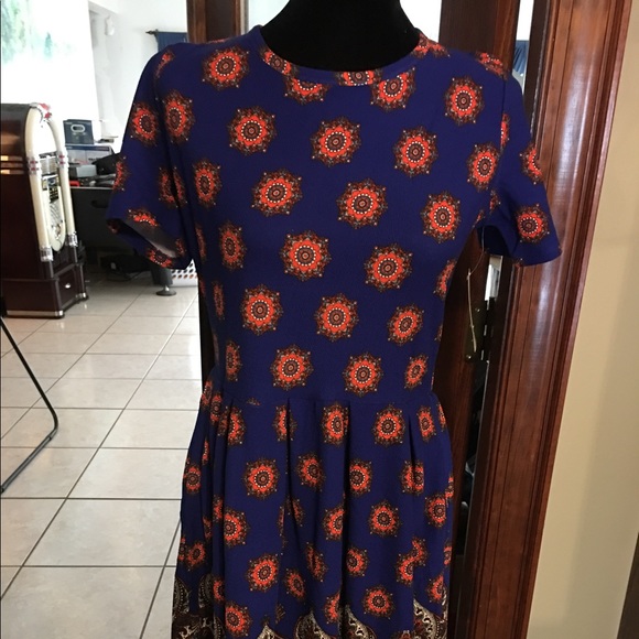 XL Amelia - Picture 1 of 3