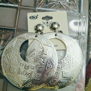 New Large Silver Tone Clip On Earrings