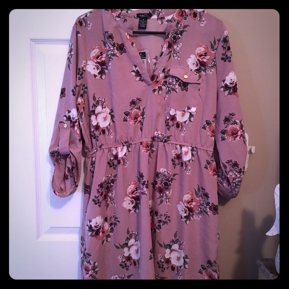 Super cute romper never worn