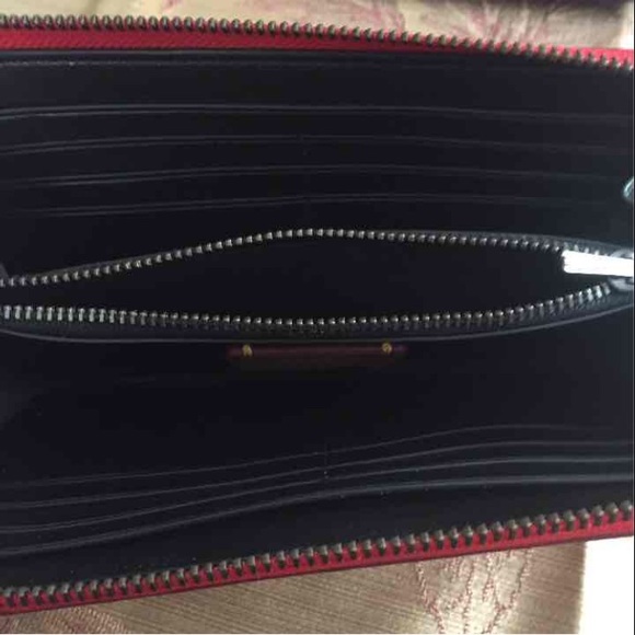 Limited Edition Disney wallet - Picture 3 of 4