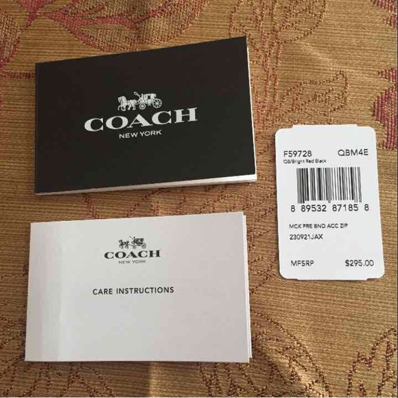 Limited Edition Disney wallet - Picture 4 of 4