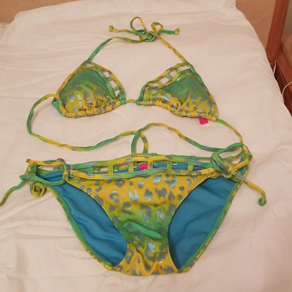 Green/ yellow triangle bikini.
