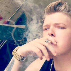 Meet your Posher, Derrick