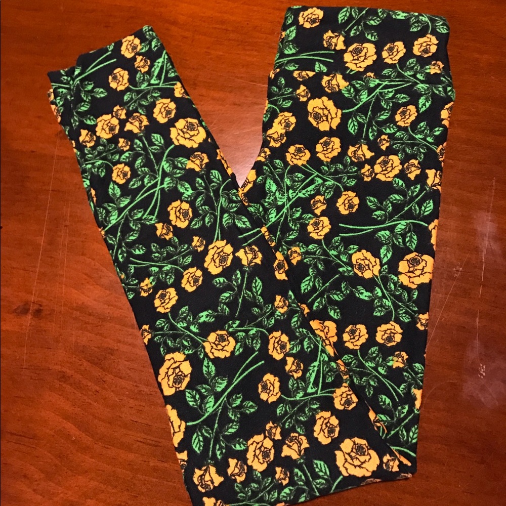 New LuLaRoe Leggings - Floral Roses - S/M - NWT
