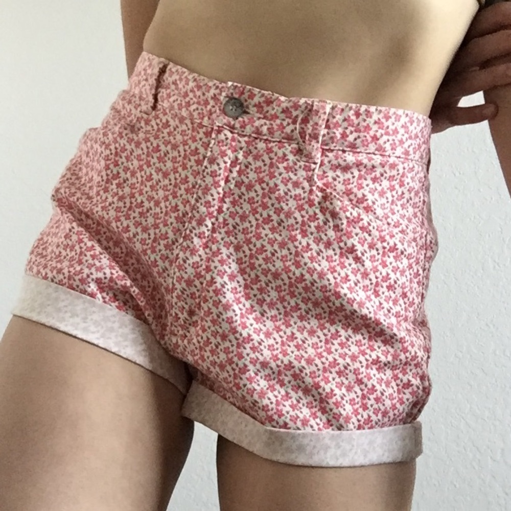 PINK FLORAL HIGH WAISTED SHORTS
