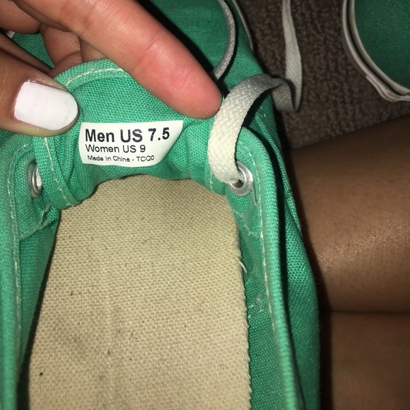 Vans - Picture 3 of 3