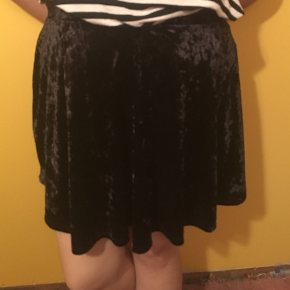 Velvet skirt