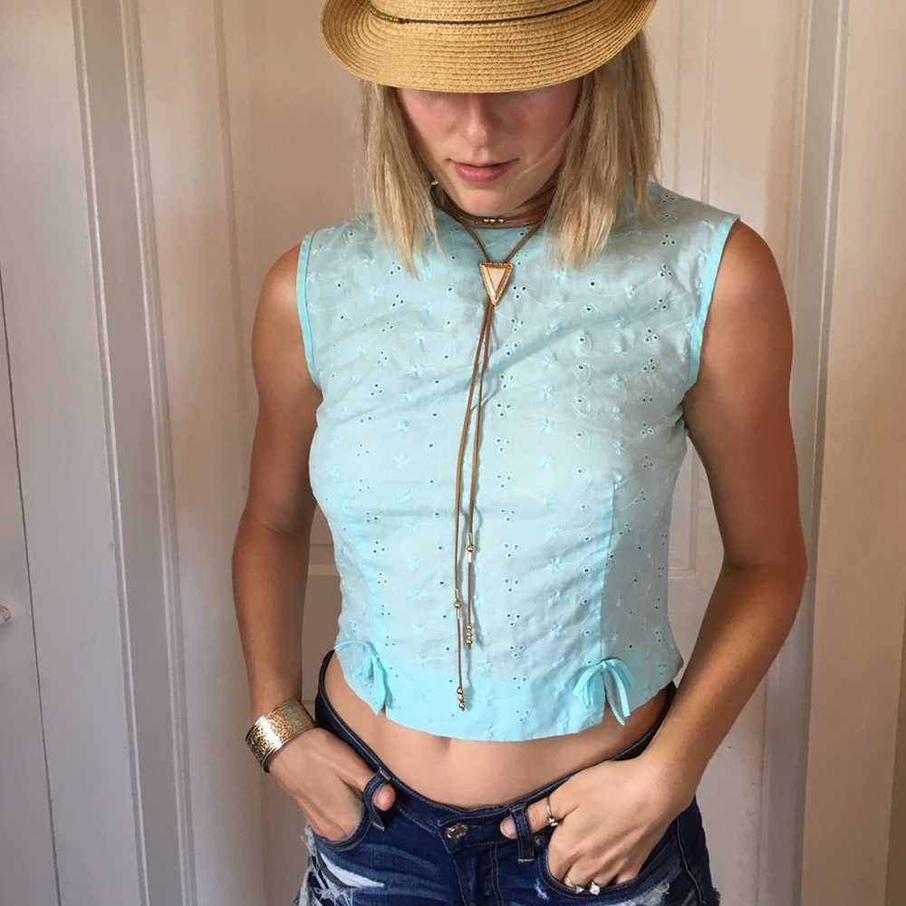 🦋Vintage sweet baby blue top