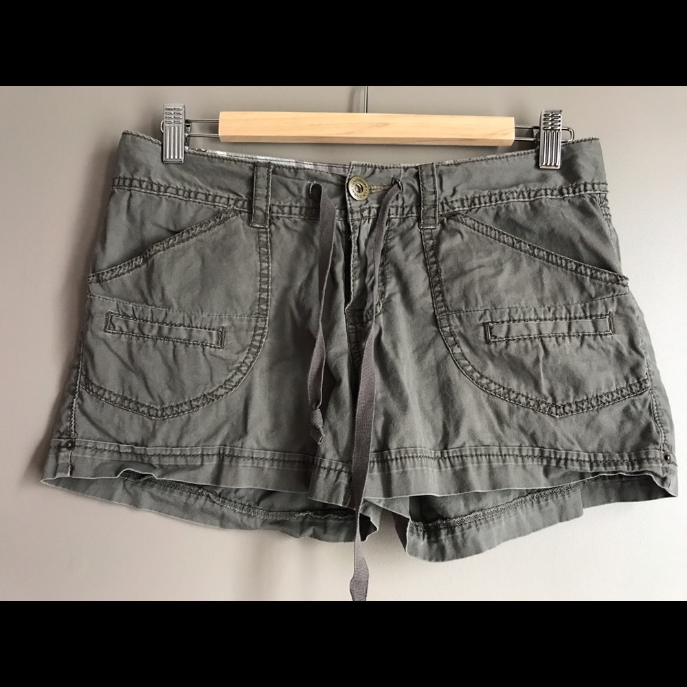 Olive/grey cargo shorts