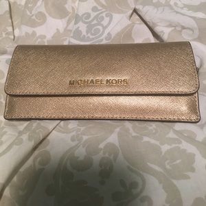 Micheal kors wallet