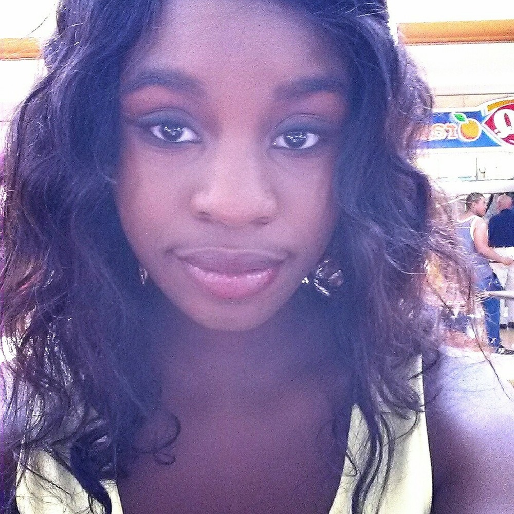 Meet your Posher, Ambria