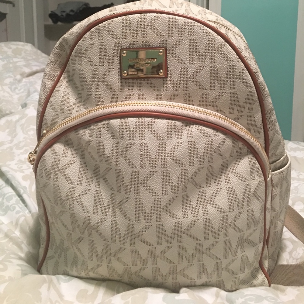 Micheal kors backpack