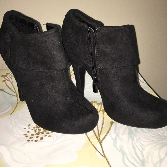 Sexy Black Ankle Boots - Picture 3 of 6