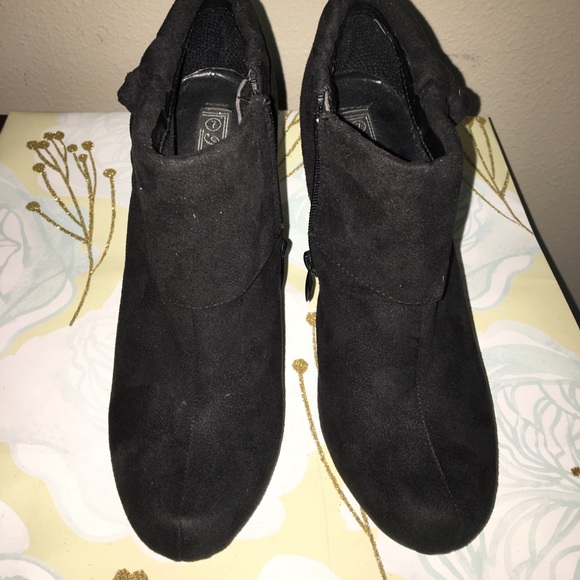 Sexy Black Ankle Boots - Picture 4 of 6