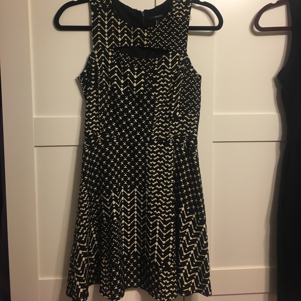 Forever 21 black & white dress