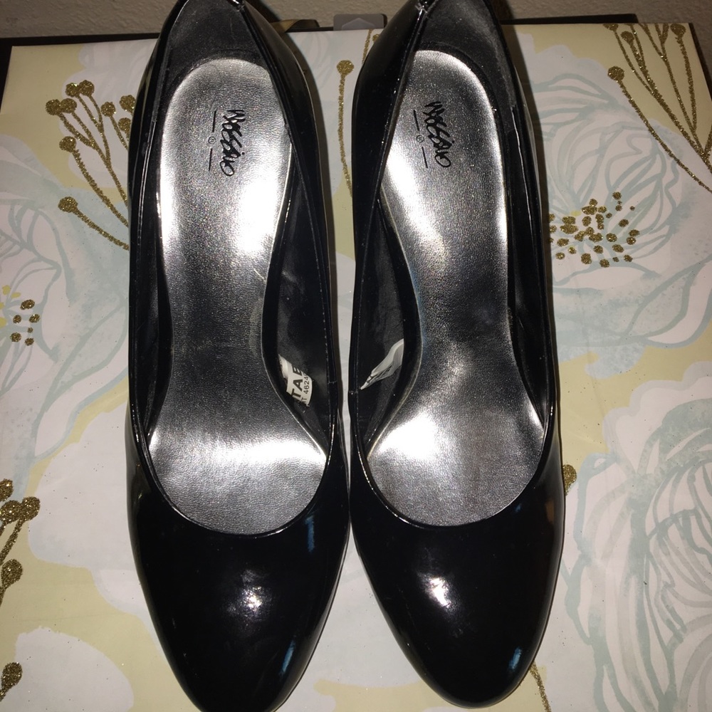 Shinny Black Heels