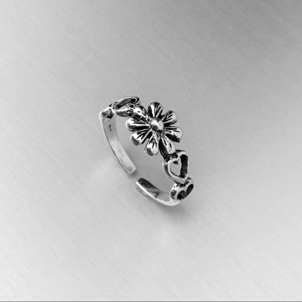 Sterling Silver Flower 🌸 Toe Ring - Picture 2 of 4