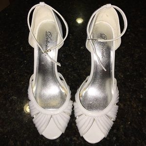 Delicious White Heels