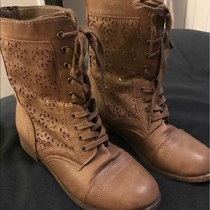 FALL 🍁 Rampage - Boots - Sz 9